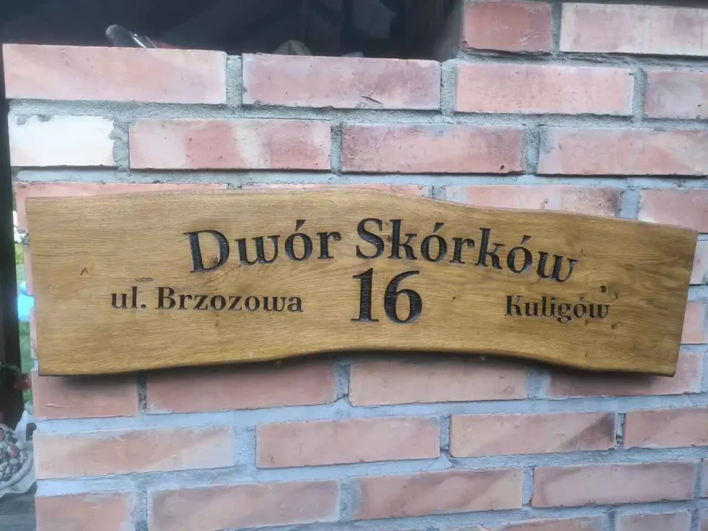 szyld reklamowy z adresem